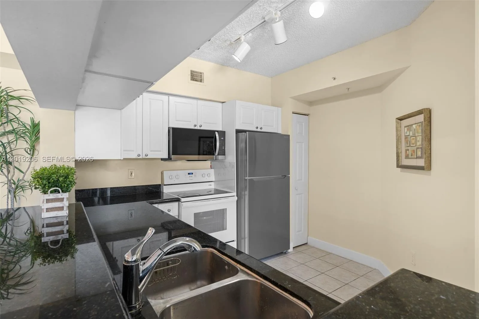 17150 N Bay Rd # 2908, Sunny Isles Beach, FL 33160 photo 11