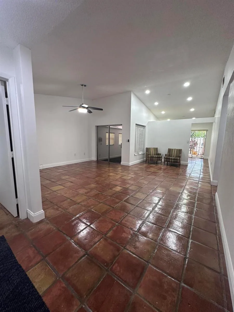 19823 NW 64th Place, Hialeah, FL 33015