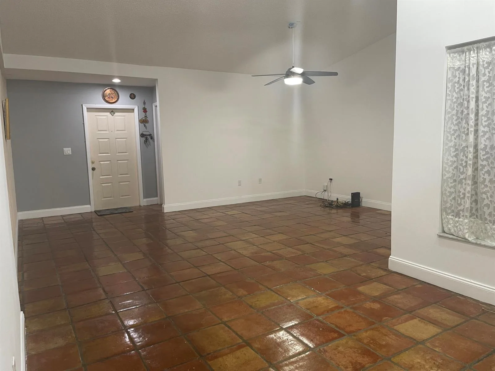 19823 NW 64th Place, Hialeah, FL 33015 photo 2