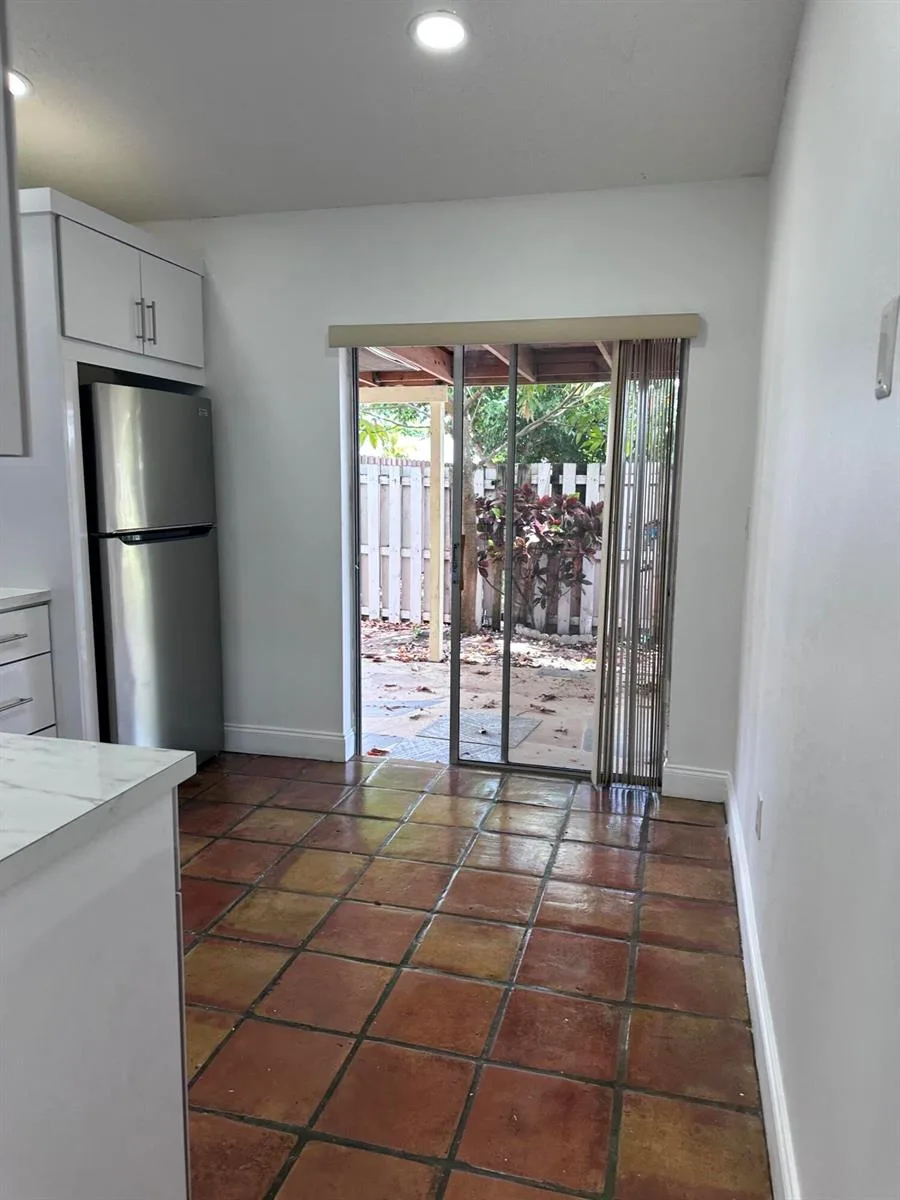 19823 NW 64th Place, Hialeah, FL 33015 photo 4