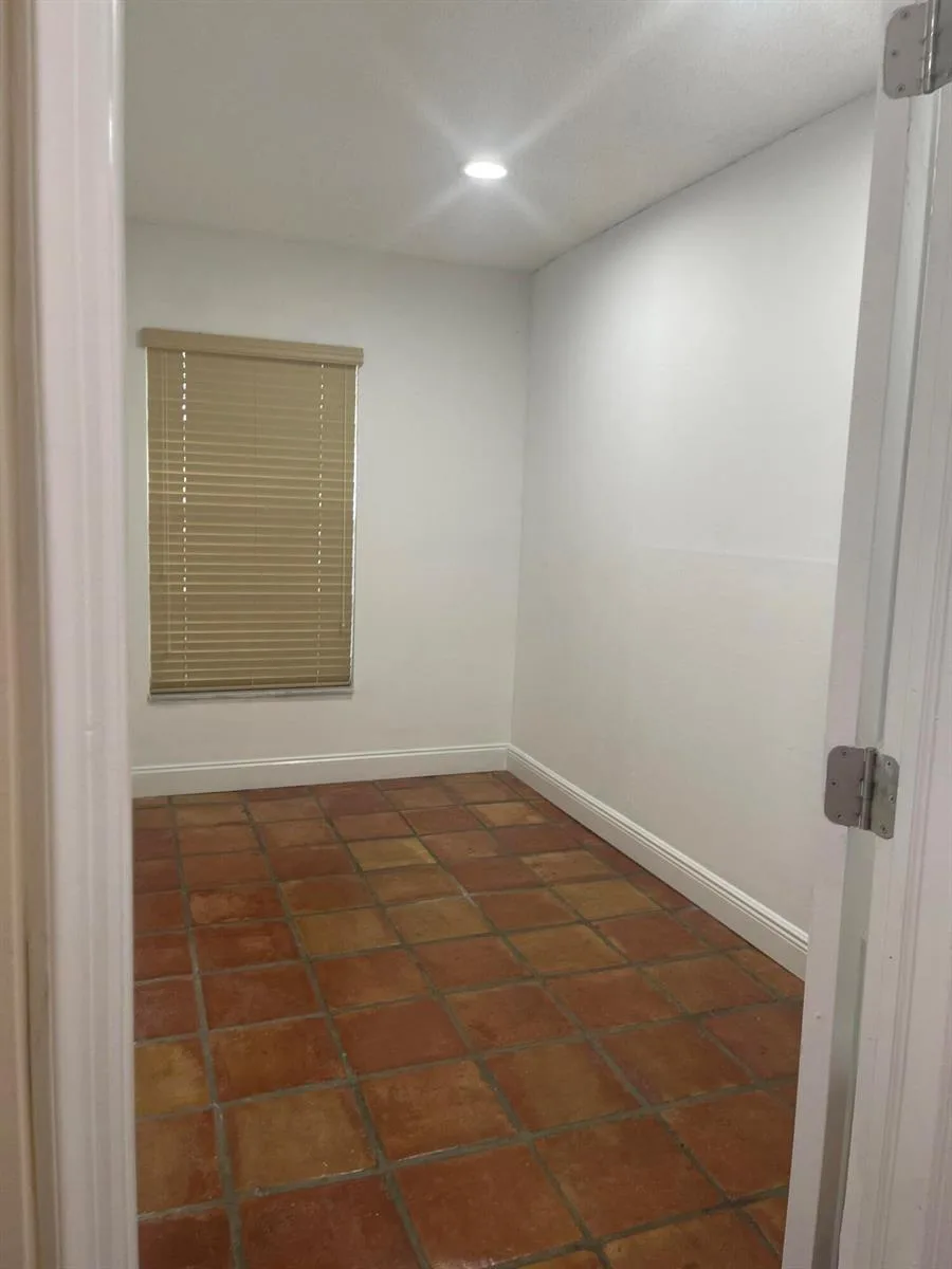 19823 NW 64th Place, Hialeah, FL 33015 photo 5