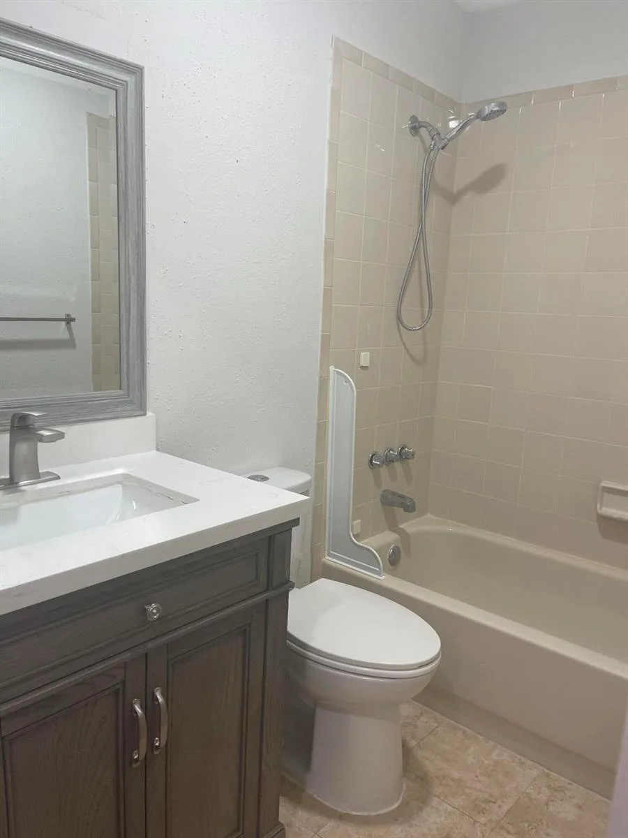 19823 NW 64th Place, Hialeah, FL 33015 photo 7