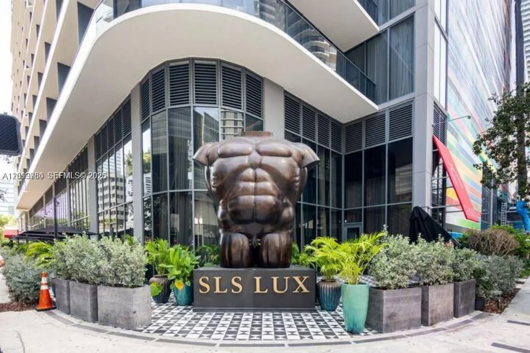 801 S Miami Ave # 1703, Miami, FL 33130