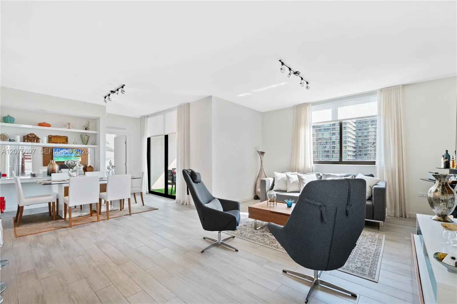 999 SW 1st Ave # 2504, Miami, FL 33130 photo 9