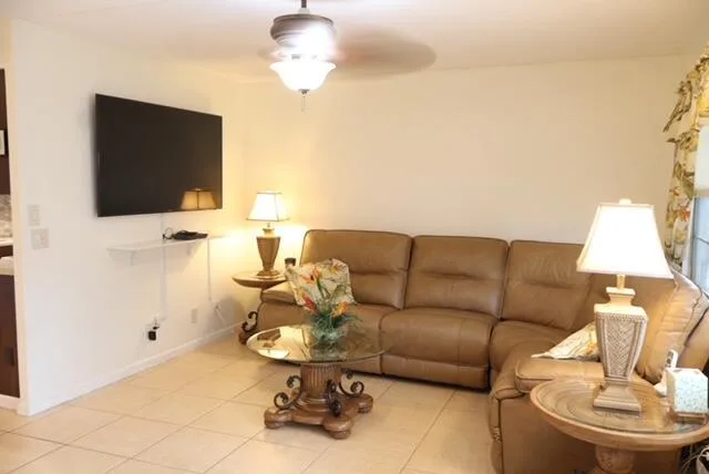 1011 Cornwall A # 1011, Boca Raton, FL 33434