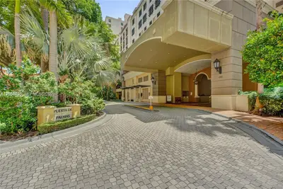 PUERTA DE PALMAS CONDO