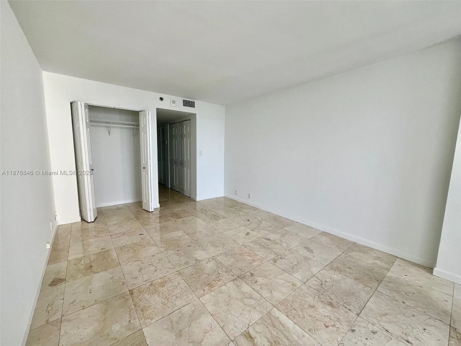 7601 E Treasure Dr # 2308, North Bay Village, FL 33141 photo 7