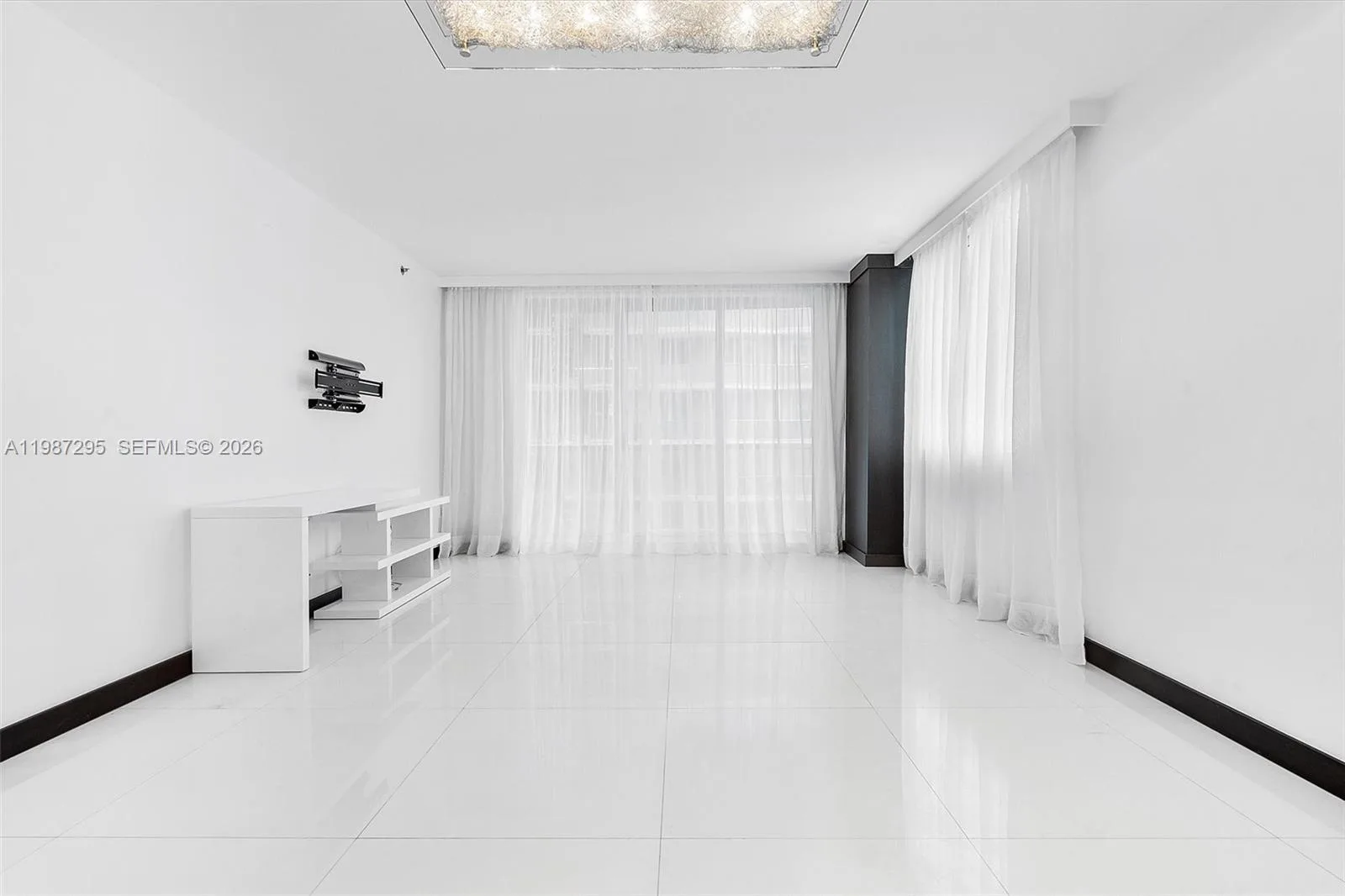 55 SE 6th St # 1607, Miami, FL 33131 photo 10