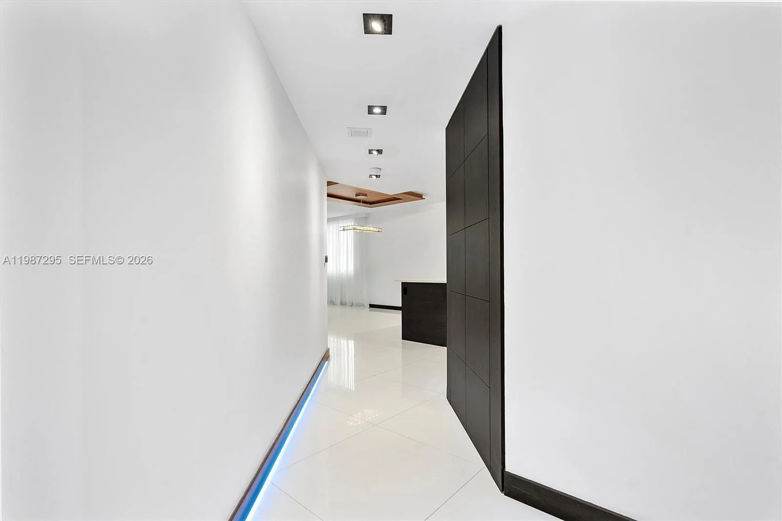 55 SE 6th St # 1607, Miami, FL 33131 photo 2