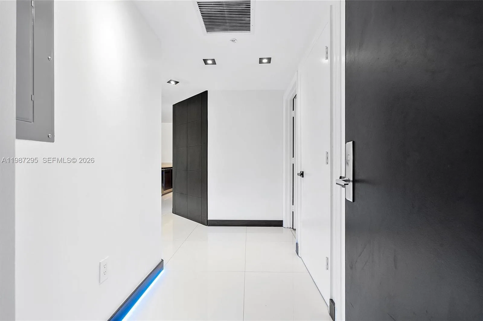 55 SE 6th St # 1607, Miami, FL 33131 photo 4