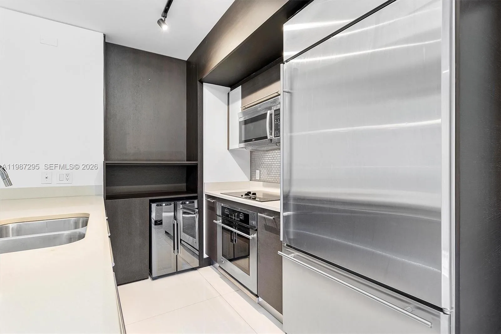 55 SE 6th St # 1607, Miami, FL 33131 photo 7