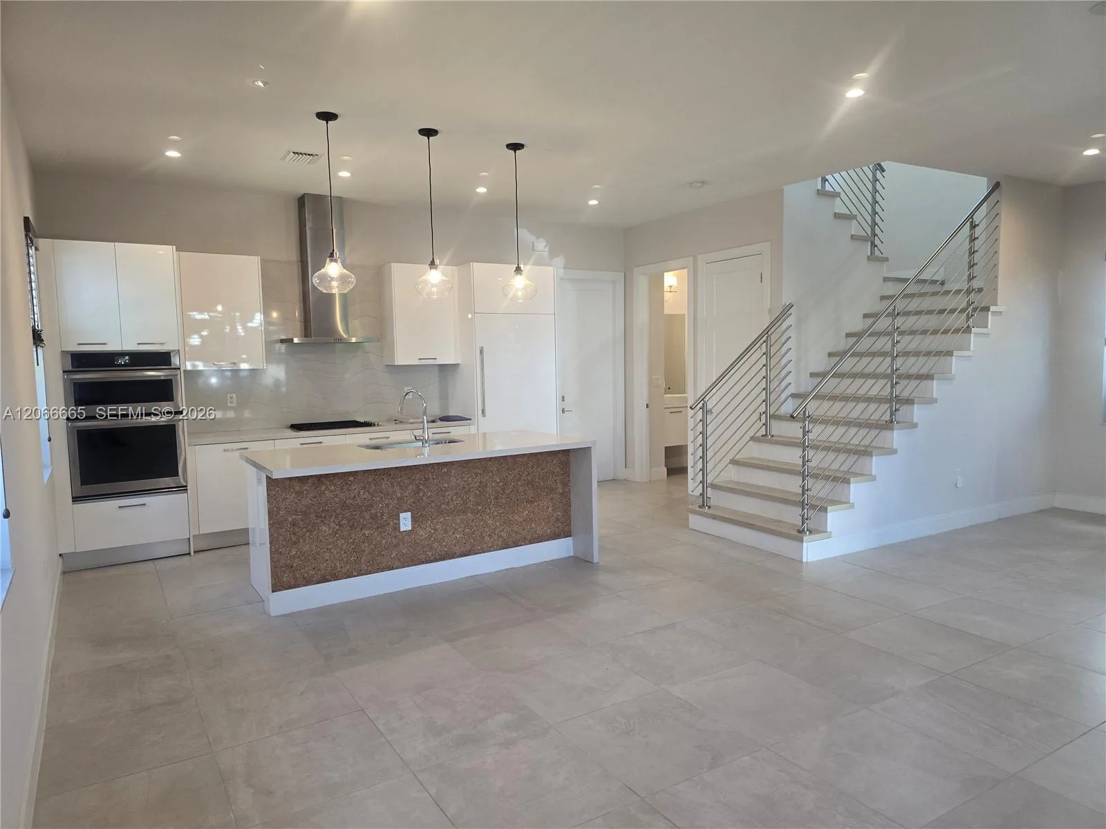 8217 NW 46th St, Doral, FL 33166 photo 4