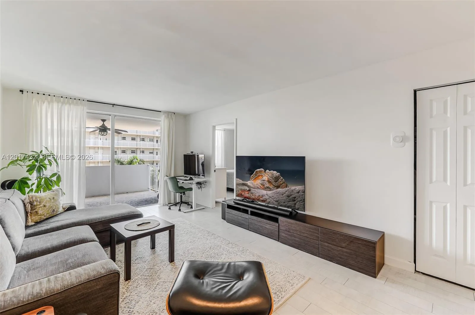 1331 Lincoln Rd # 704, Miami Beach, FL 33139 photo 2