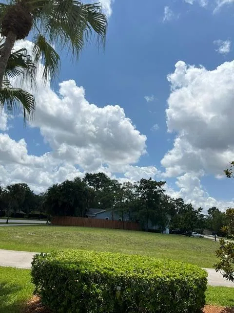 1094 Primrose Lane, Wellington, FL 33414