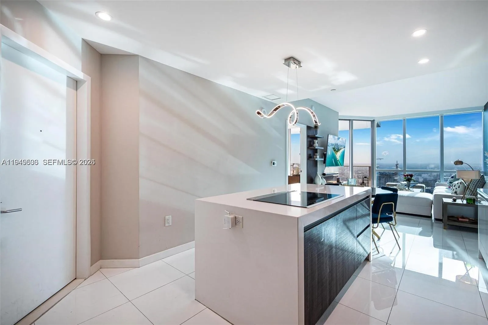 851 NE 1st Ave # 4108, Miami, FL 33132 photo 3