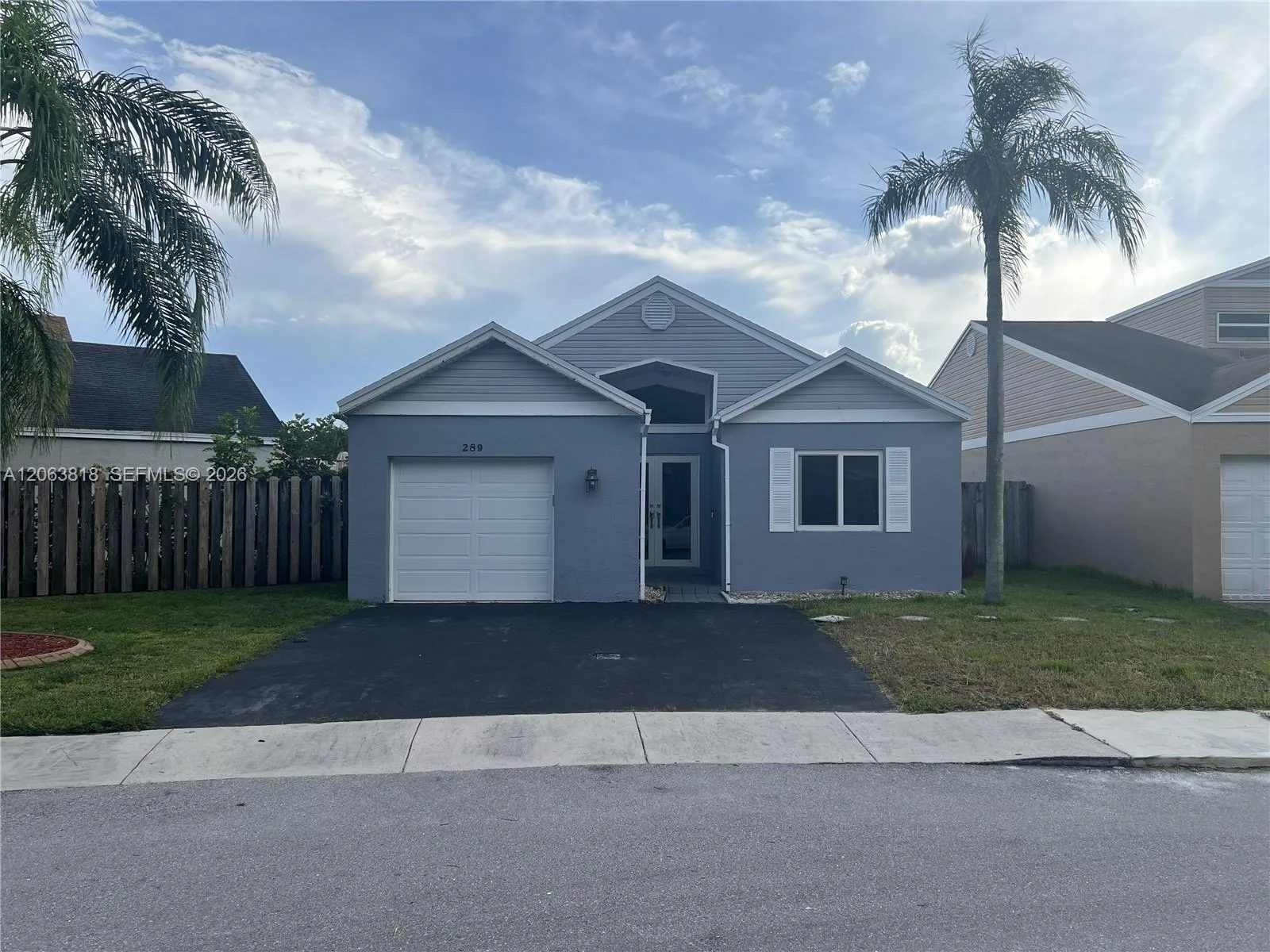 289 SW 159th Ln, Sunrise, FL 33326 photo 2