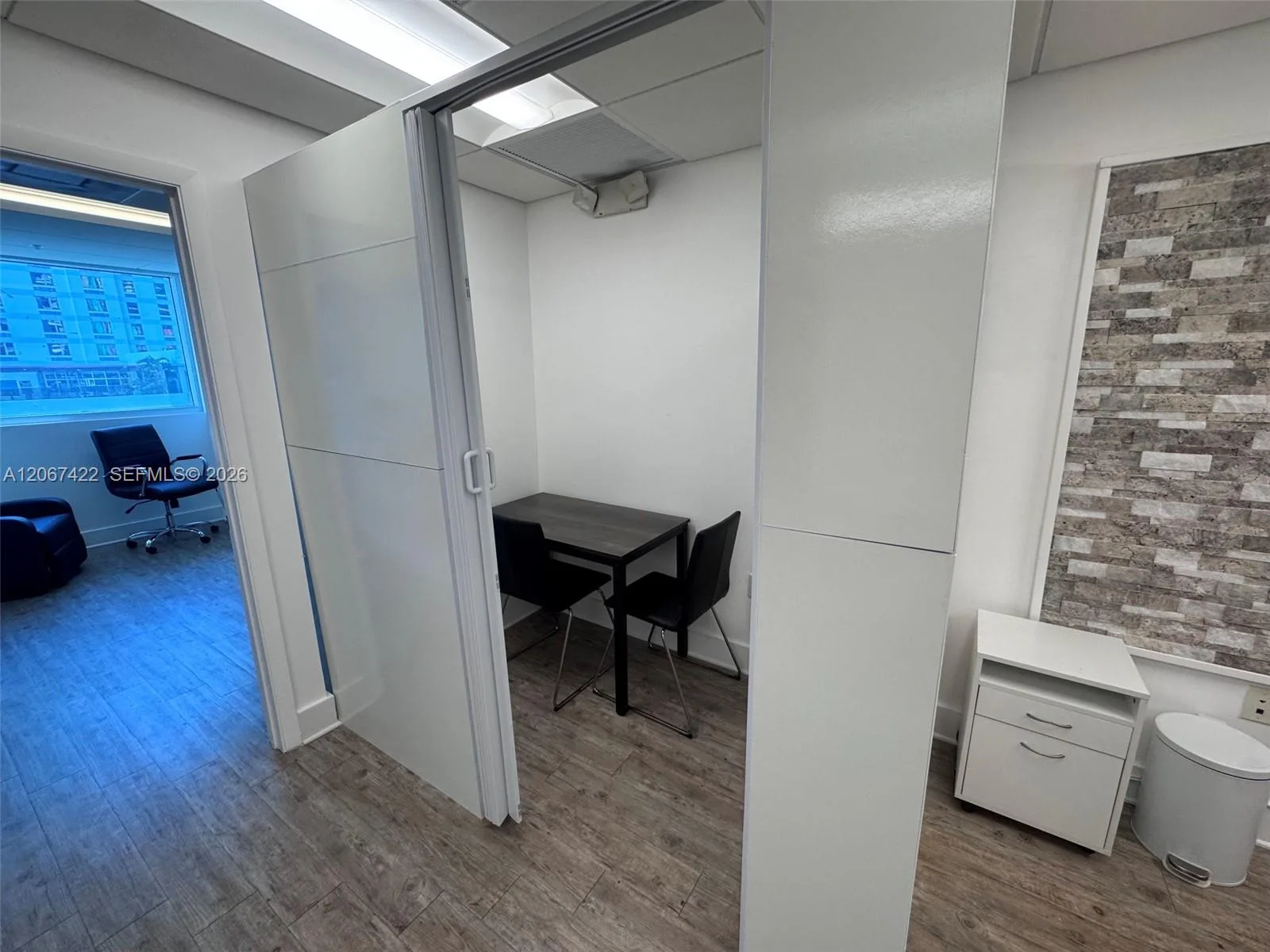 40 SW 13th St # 402, Miami, FL 33130 photo 4