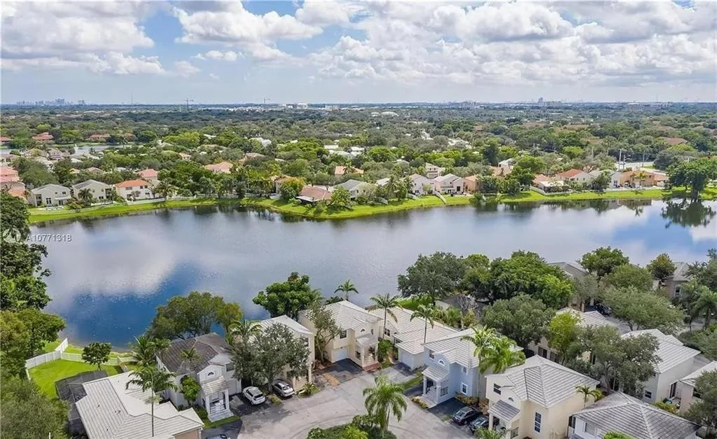 9812 NW 9th Court, Plantation, FL 33324 photo 3