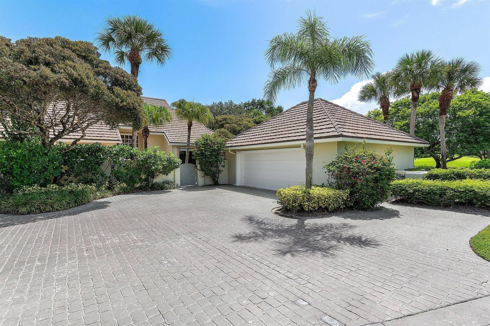 2584 Muirfield Court, Wellington, FL 33414