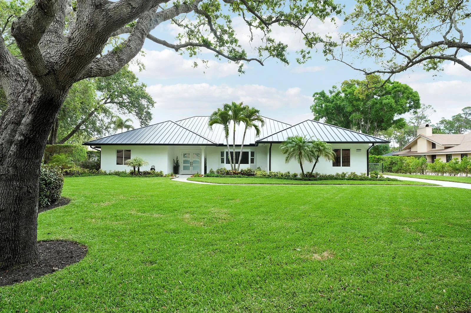 18457 SE Heritage Oaks Lane, Jupiter, FL 33469