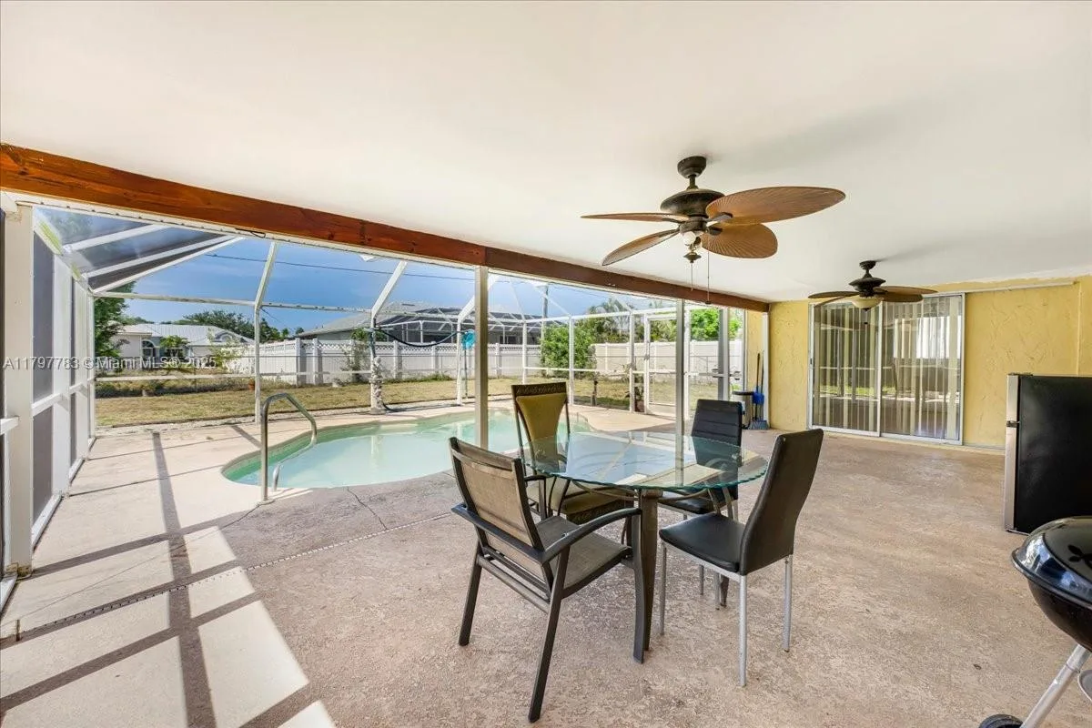 915 SE 20 Street, Cape Coral, FL 33990 photo 3
