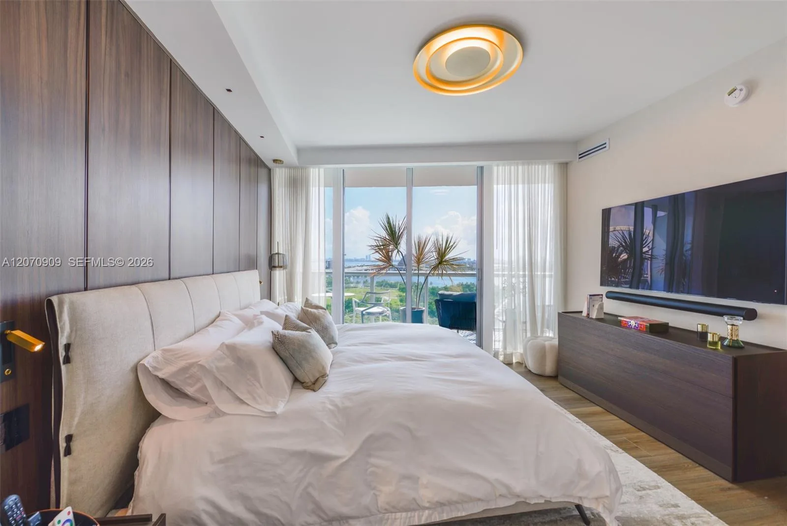 888 Biscayne Blvd # 1509, Miami, FL 33132 photo 11
