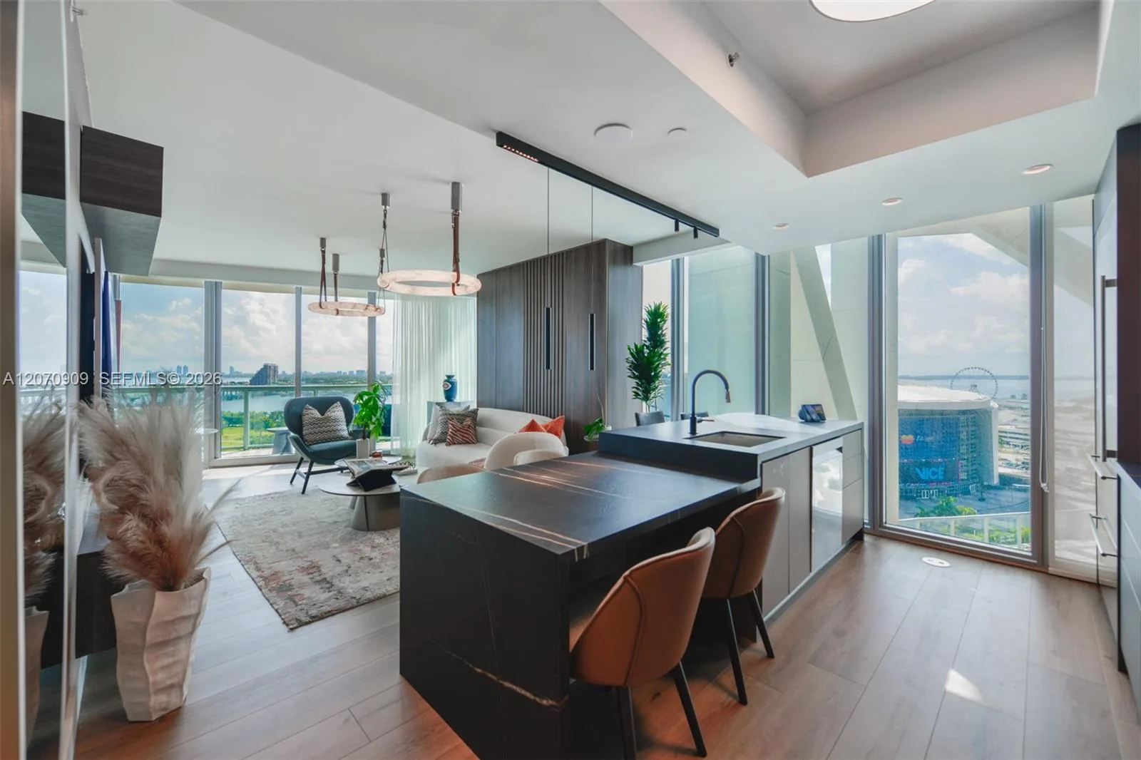 888 Biscayne Blvd # 1509, Miami, FL 33132 photo 2