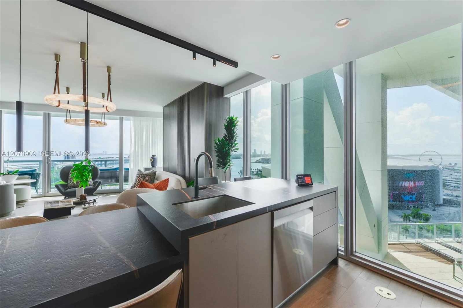 888 Biscayne Blvd # 1509, Miami, FL 33132 photo 9