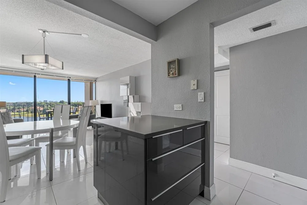 1830 Embassy Drive # 613, West Palm Beach, FL 33401 photo 10