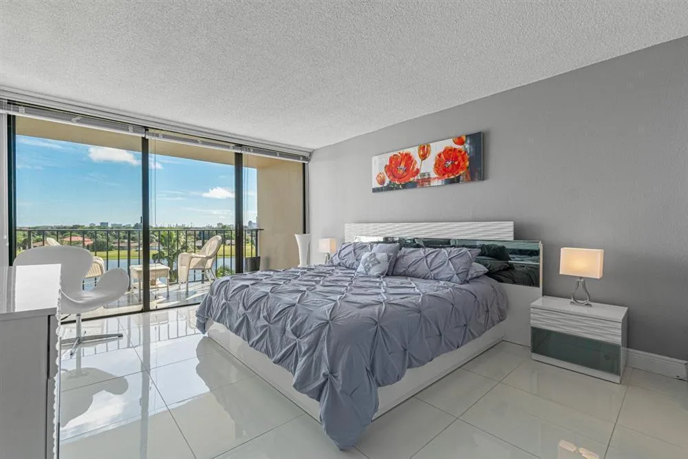 1830 Embassy Drive # 613, West Palm Beach, FL 33401 photo 12