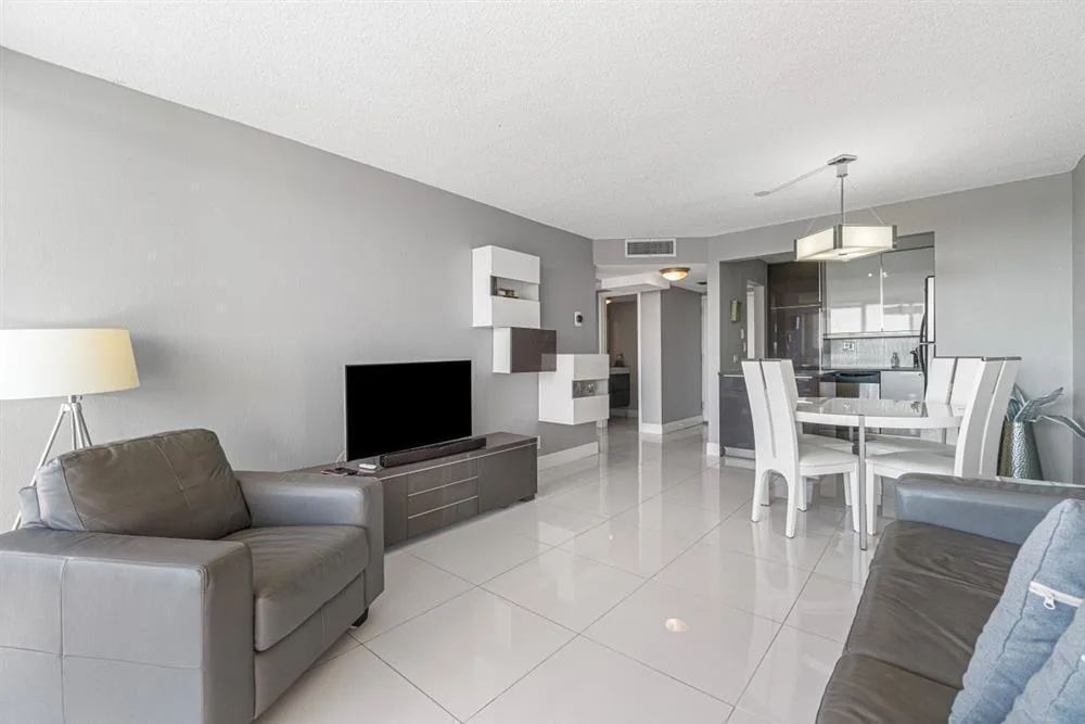 1830 Embassy Drive # 613, West Palm Beach, FL 33401 photo 4