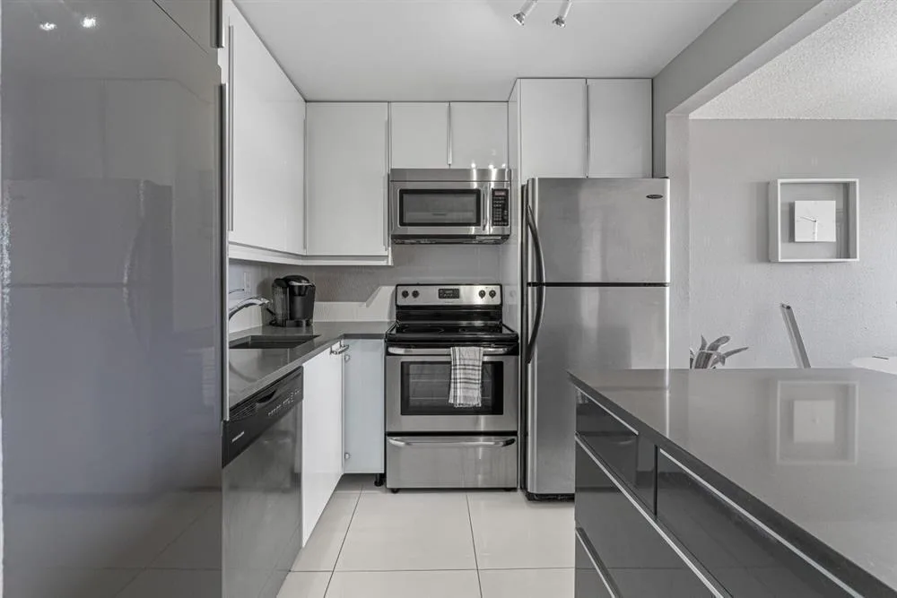 1830 Embassy Drive # 613, West Palm Beach, FL 33401 photo 7