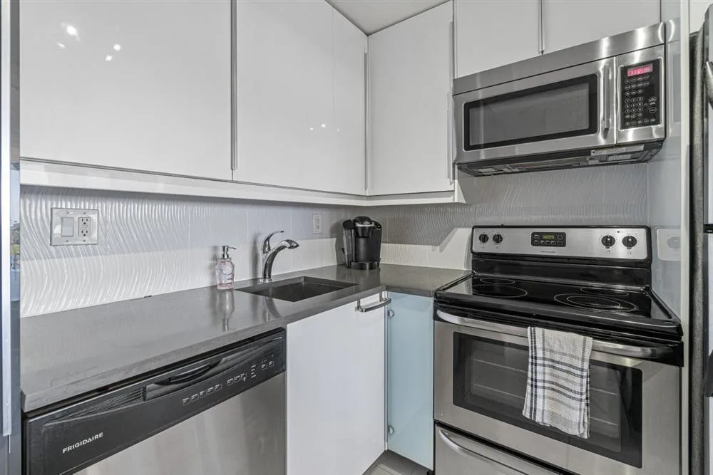 1830 Embassy Drive # 613, West Palm Beach, FL 33401 photo 8