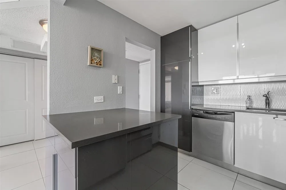 1830 Embassy Drive # 613, West Palm Beach, FL 33401 photo 9