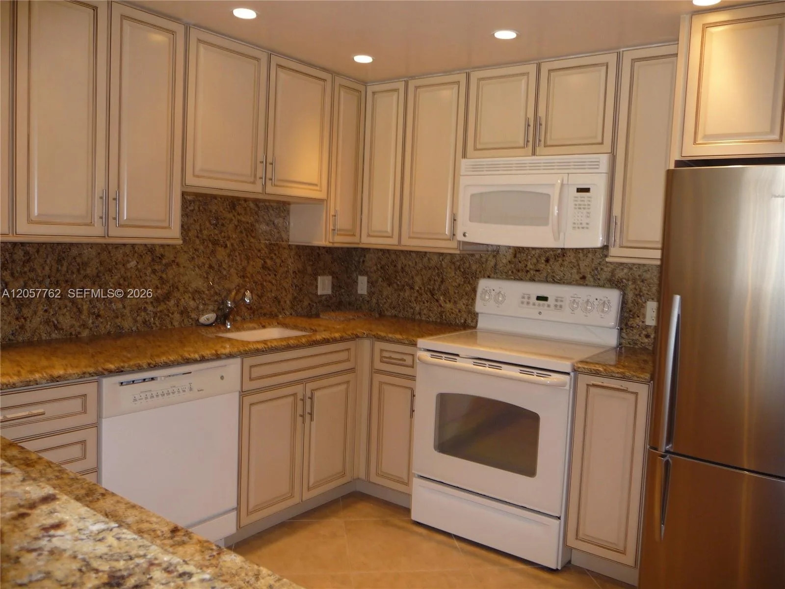 18071 Biscayne Blvd # 603, Aventura, FL 33160 photo 3