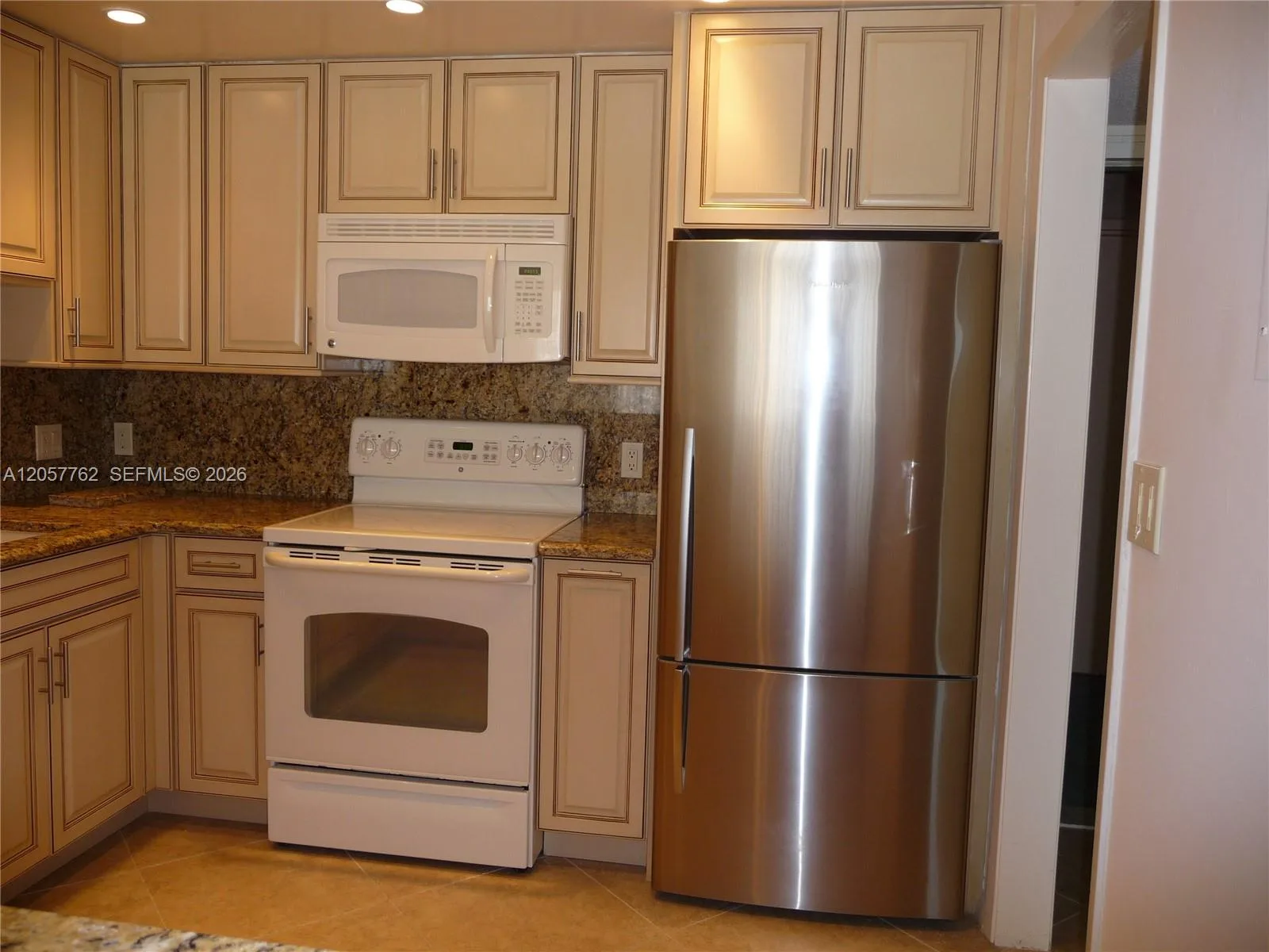 18071 Biscayne Blvd # 603, Aventura, FL 33160 photo 4