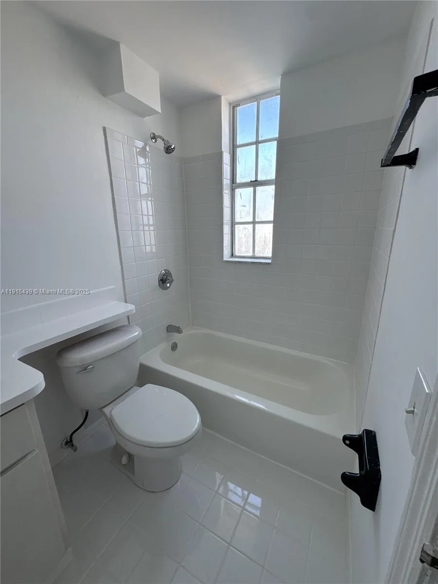 1051 Meridian Ave # 1M, Miami Beach, FL 33139 photo 4