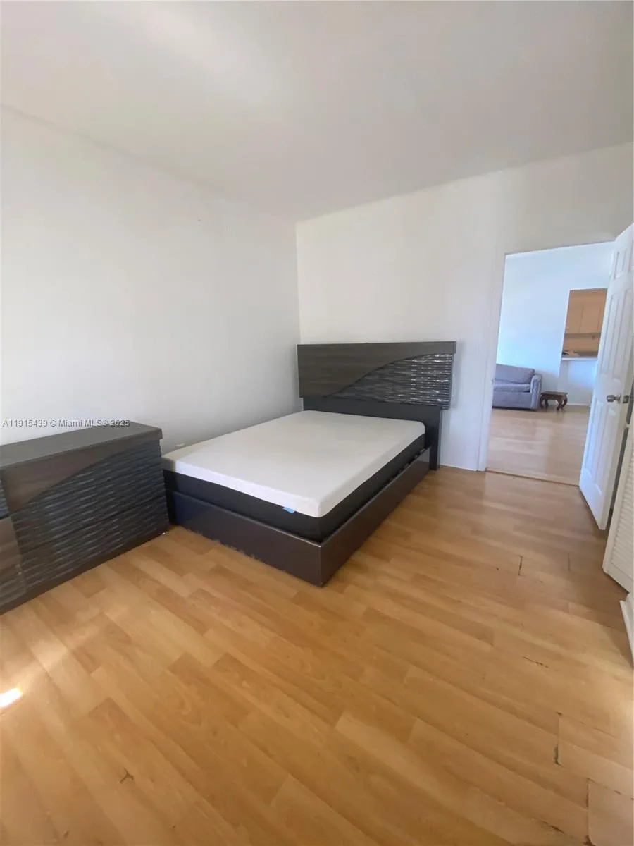 1051 Meridian Ave # 1M, Miami Beach, FL 33139 photo 5