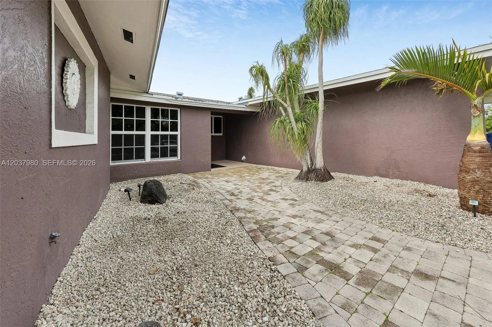 2100 NE 24th St, Wilton Manors, FL 33305 photo 11
