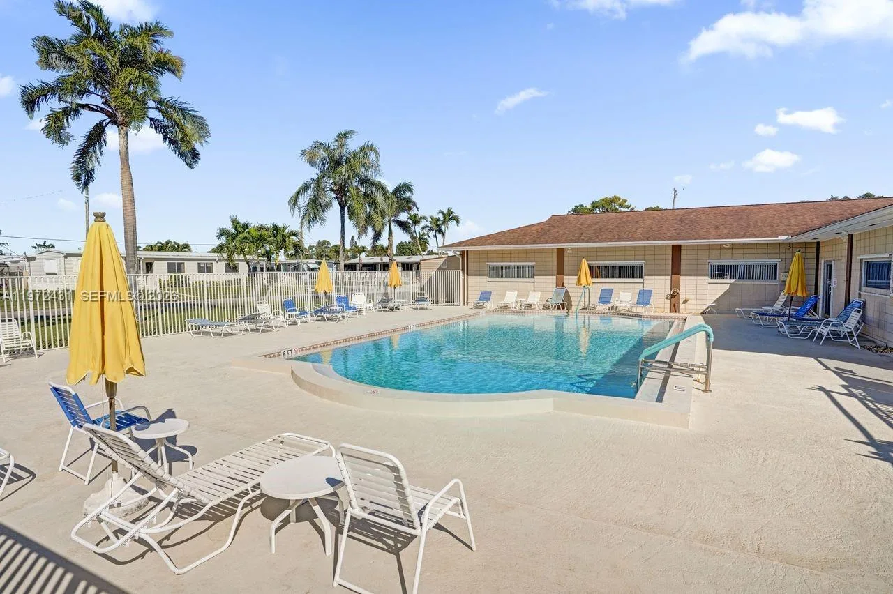 4035 Marigold Rd, Boynton Beach, FL 33436 photo 2