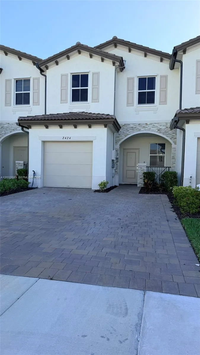 2424 SE 29th St, Homestead, FL 33035