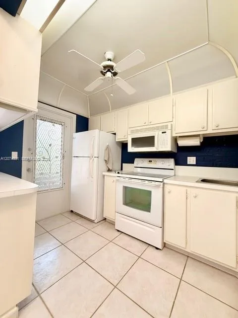 455 Paradise Isle Blvd # 109, Hallandale Beach, FL 33009 photo 10