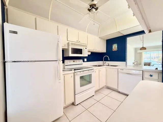 455 Paradise Isle Blvd # 109, Hallandale Beach, FL 33009 photo 11