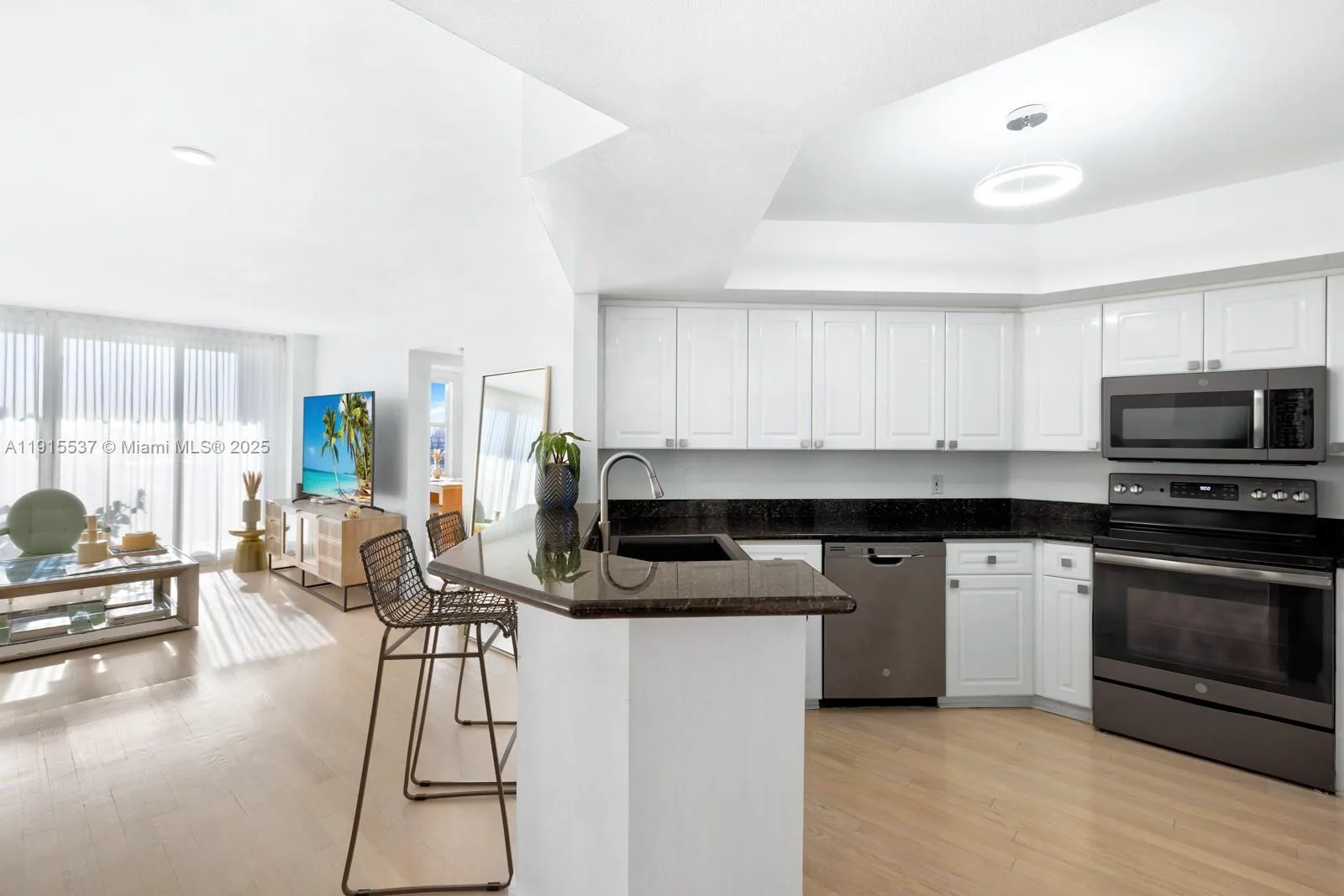 1800 Sunset Harbour Dr # 803, Miami Beach, FL 33139 photo 12