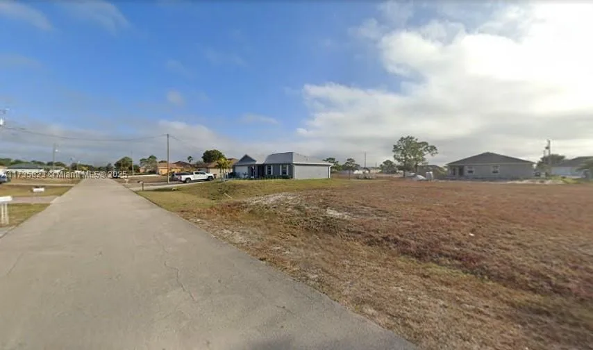2813 NW 21 Ave, Cape Coral, FL 33993 photo 2