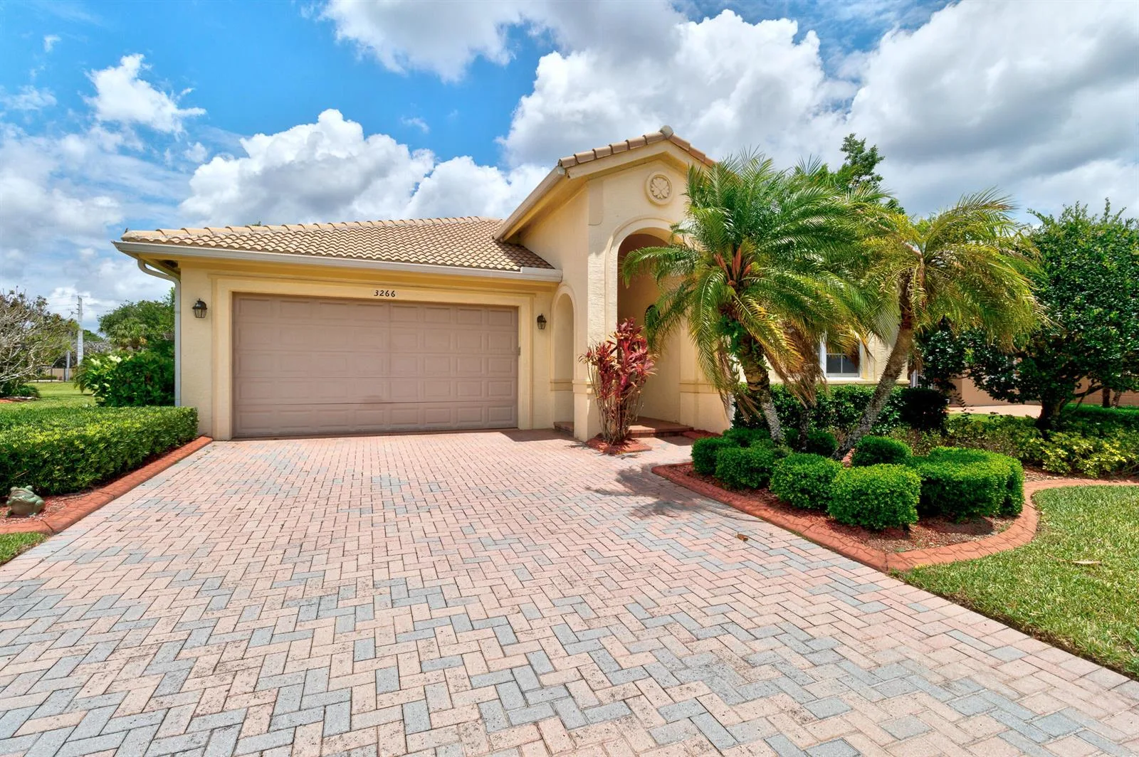 3266 Sussex Way, Vero Beach, FL 32966