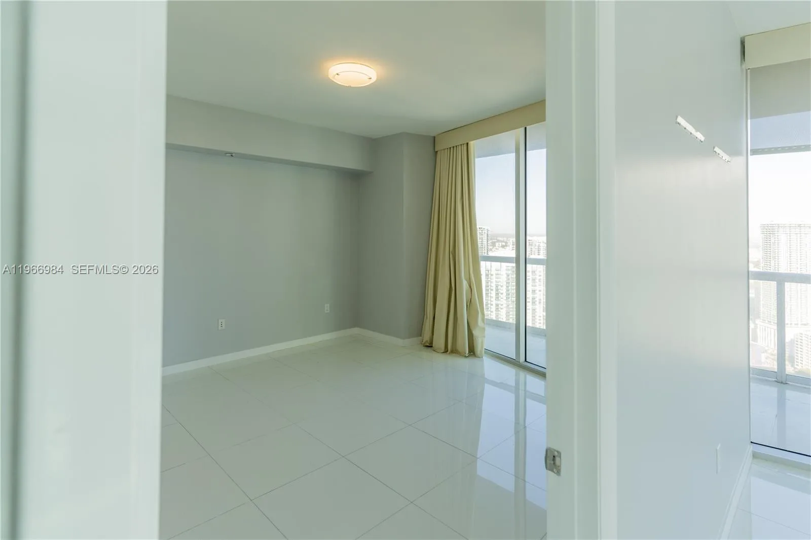 465 Brickell Ave # 4802, Miami, FL 33131 photo 10