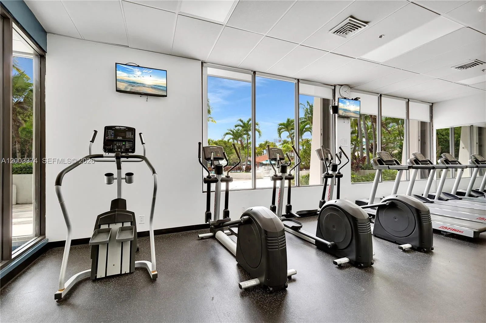 100 Bayview Dr # 1002, Sunny Isles Beach, FL 33160 photo 6