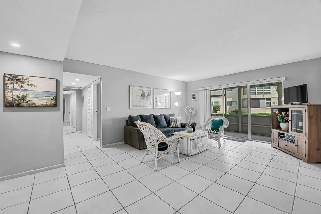 752 LORI Drive # 217, Palm Springs, FL 33461 photo 2