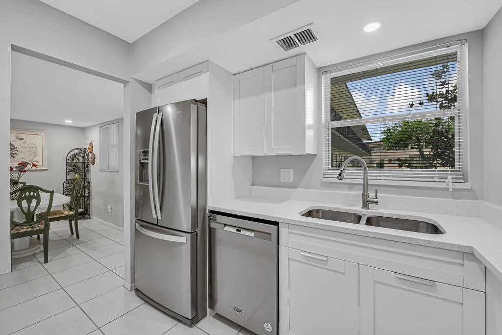 752 LORI Drive # 217, Palm Springs, FL 33461 photo 3